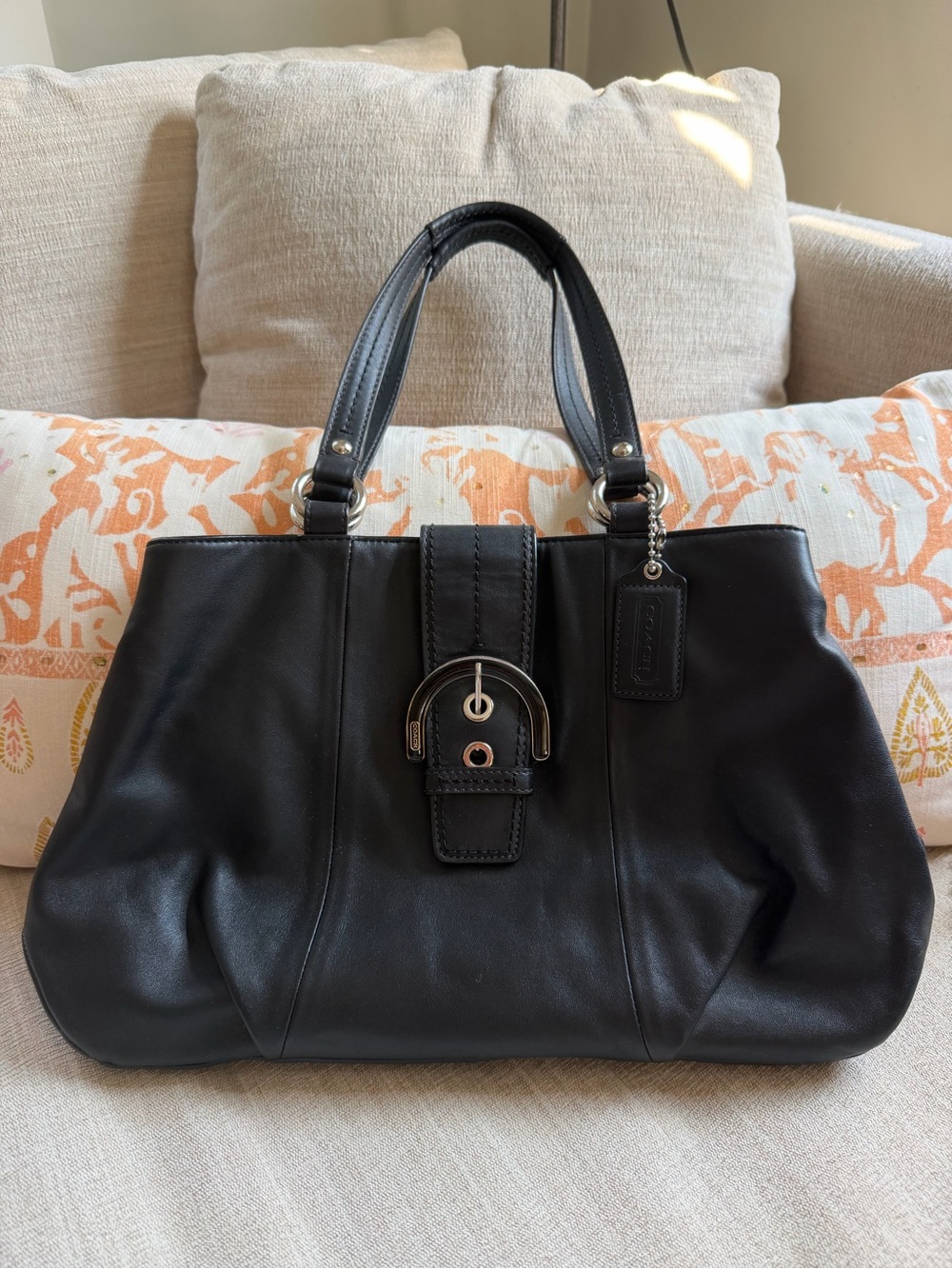EUC Vintage Coach F18751 Soho Black Leather East West Shoulder Bag.
